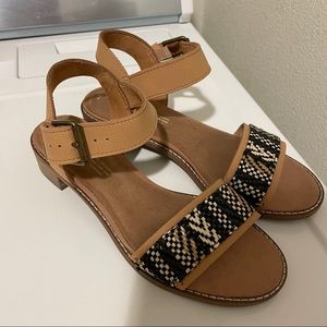 Toms Sandals w/ Straps (W6)